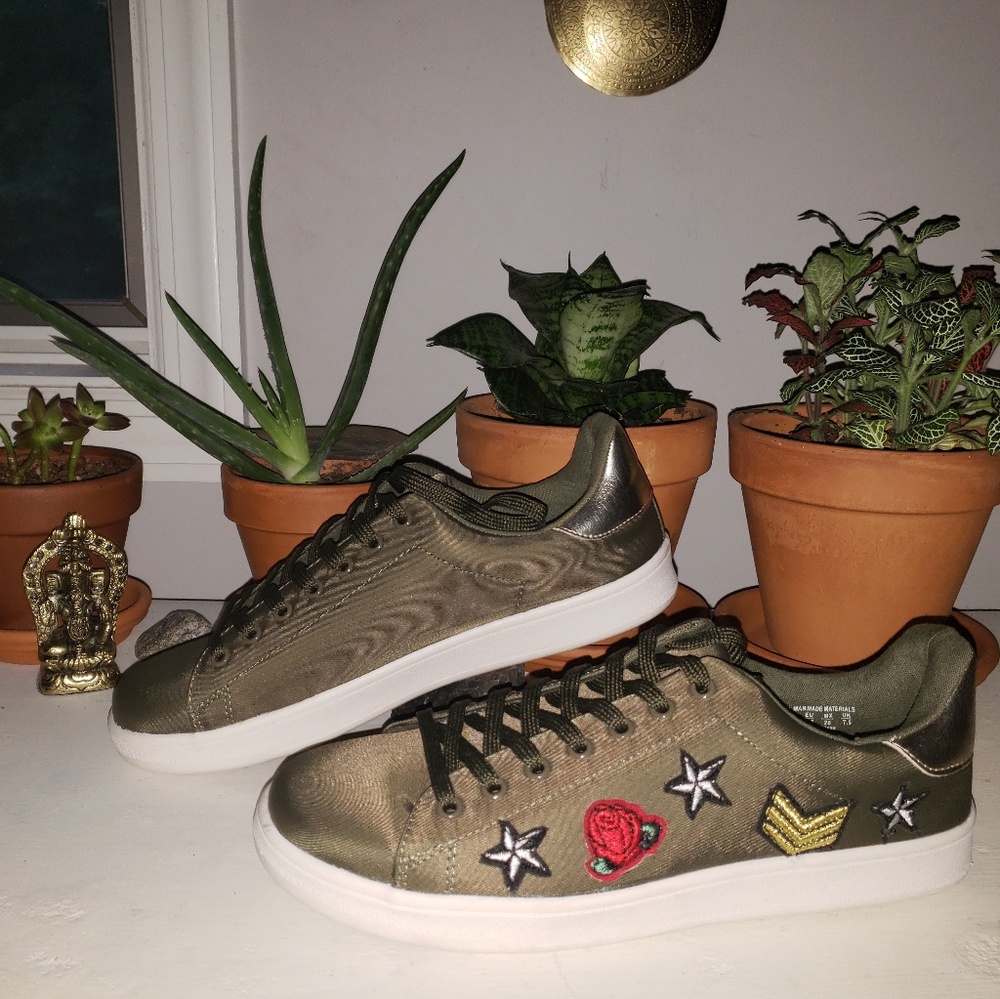 Steve Madden Sneakers